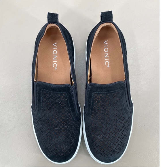 Vionic Kimmie Performance Sneaker Black Suede Purple Bottoms Size 7.5 NWT - Picture 7 of 11